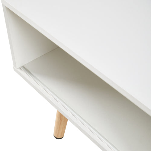 Detail of the coffee table top edge